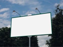 Iklan di Billboard vs Iklan Digital, Mana yang Lebih Baik?
