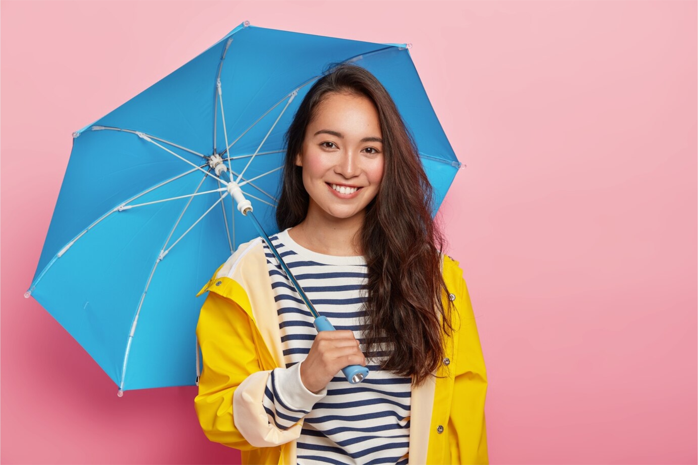 Ilustrasi bisnis saat musim hujan Freepik wayhomestudio