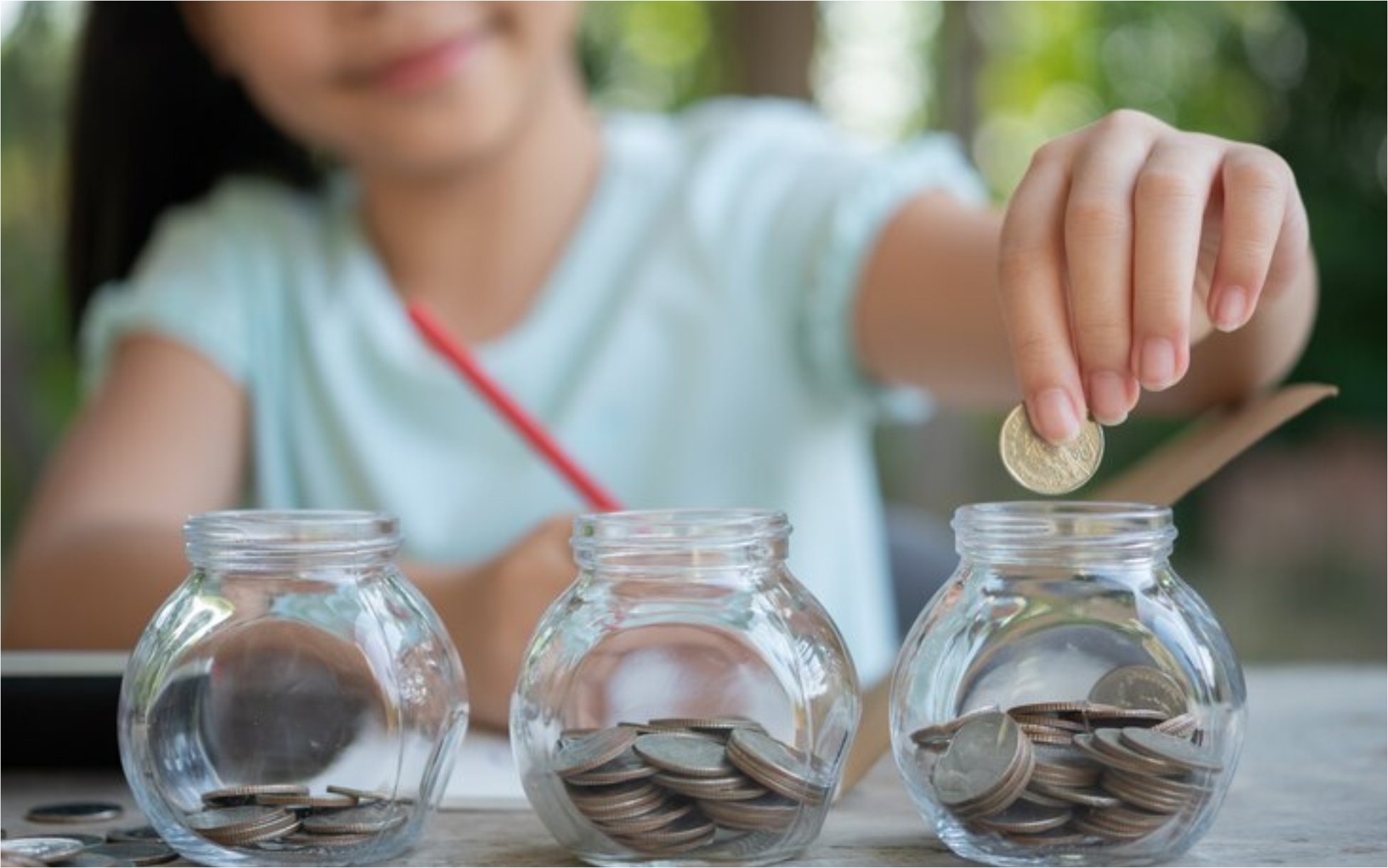Ilustrasi frugal living Freepik Jcomp