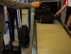 Tips Agar Koper Kabin Tidak Masuk Bagasi di Bandara