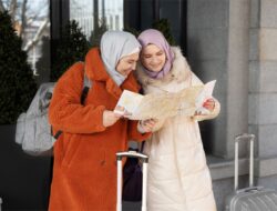 Perlengkapan Penting yang Wajib Kamu Bawa Saat Umrah