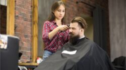 Ilustrasi sistem gaji barbershop yang bikin karyawan betah Freepik yanalya