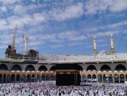 Dahulukan Umrah atau Haji? Ini Penjelasan Ustadz Abdul Somad