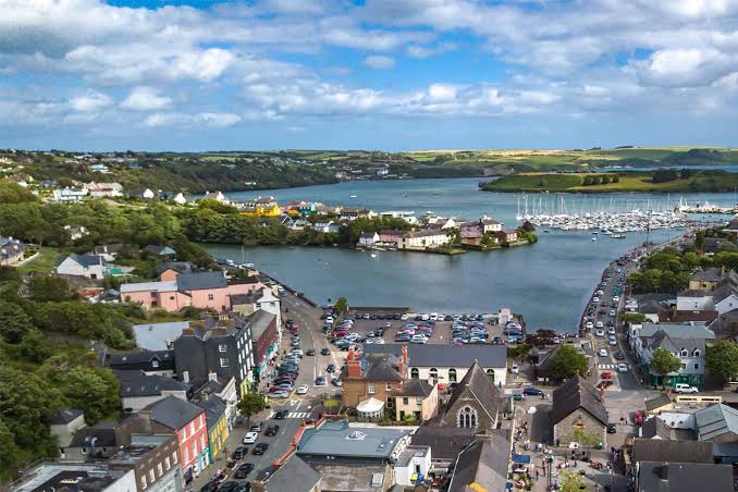 Kinsale salah satu kota yang cocok untuk berlibur di Irlandia doc. Kinsale.ie